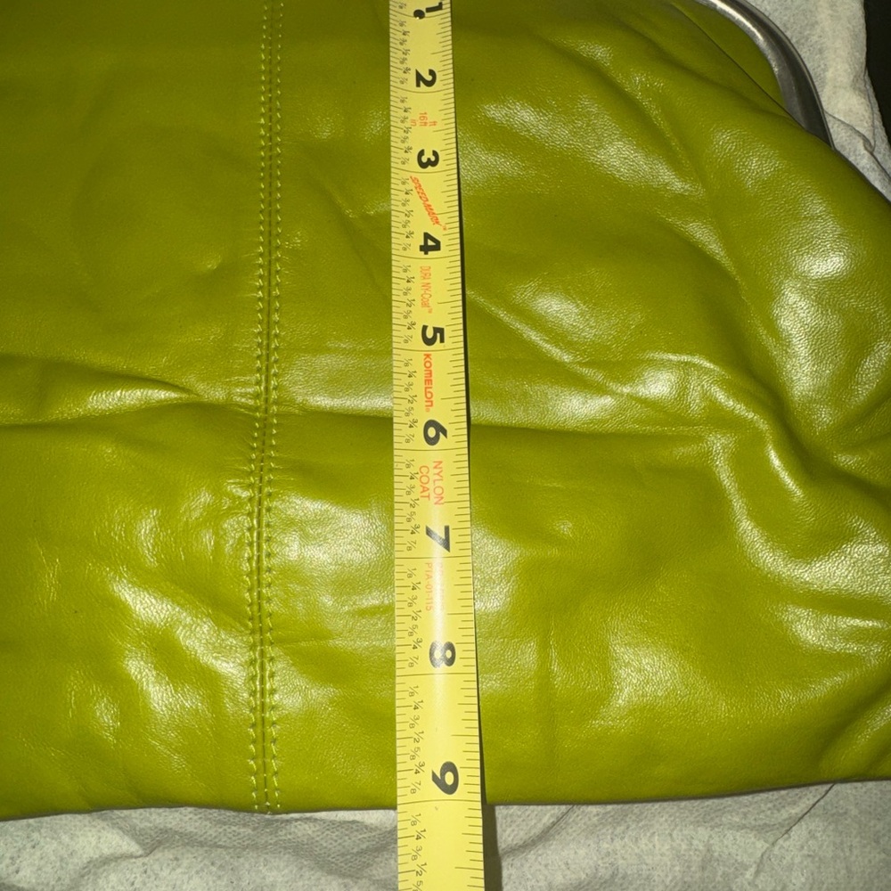 BN - Green clutch with a chain strap for shoulder - Picture 8 of 8